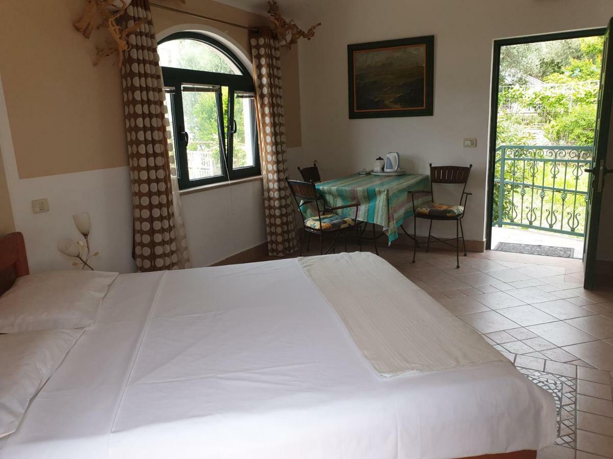 Zoro Apartments สเวติ สเตฟาน ภายนอก รูปภาพ
